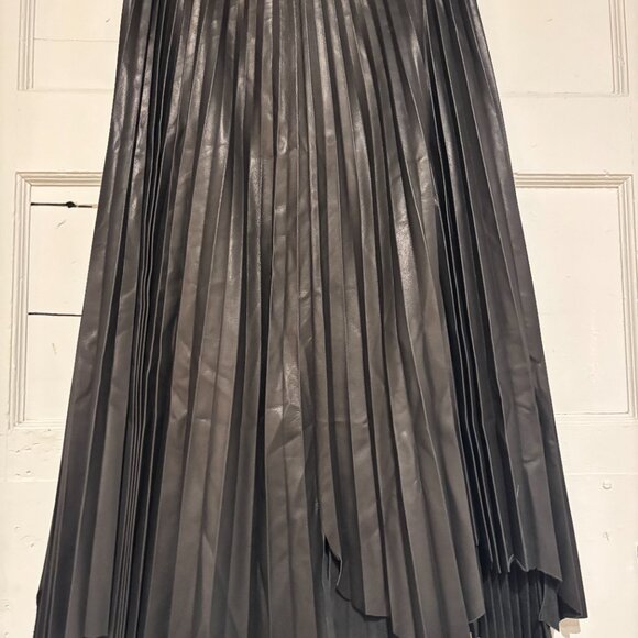 HELMUT LANG Pleated Leather Midi Skirt (10) - Picture 3 of 3
